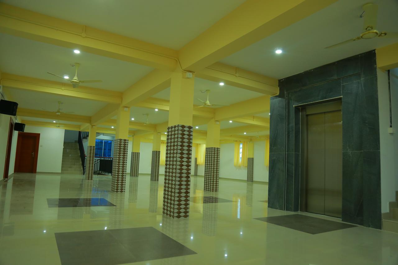 Cheruppulasseri Royal Plaza Residency酒店 外观 照片